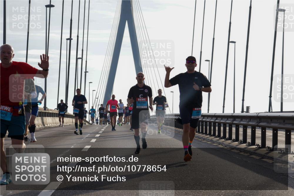 03.10.2026 - Köhlbrandbrückenlauf Yannick Fuchs http://msf.ph/oto/10778654 03.10.2026 09:23:30 Position 1 340 meine-sportfotos.de