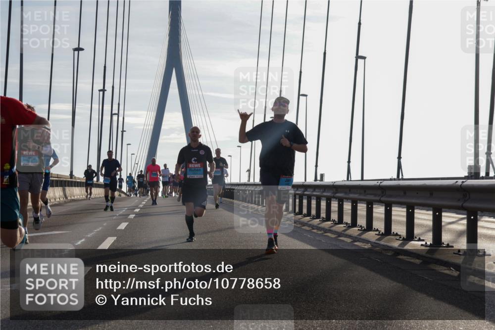 03.10.2026 - Köhlbrandbrückenlauf Yannick Fuchs http://msf.ph/oto/10778658 03.10.2026 09:23:31 Position 1  meine-sportfotos.de