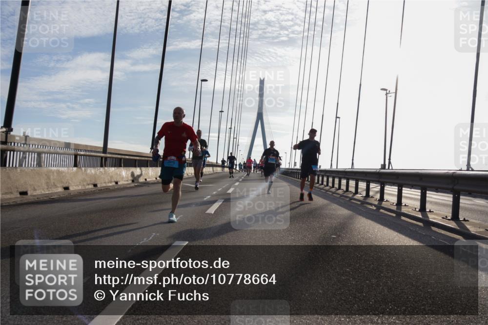 03.10.2026 - Köhlbrandbrückenlauf Yannick Fuchs http://msf.ph/oto/10778664 03.10.2026 09:23:31 Position 1  meine-sportfotos.de