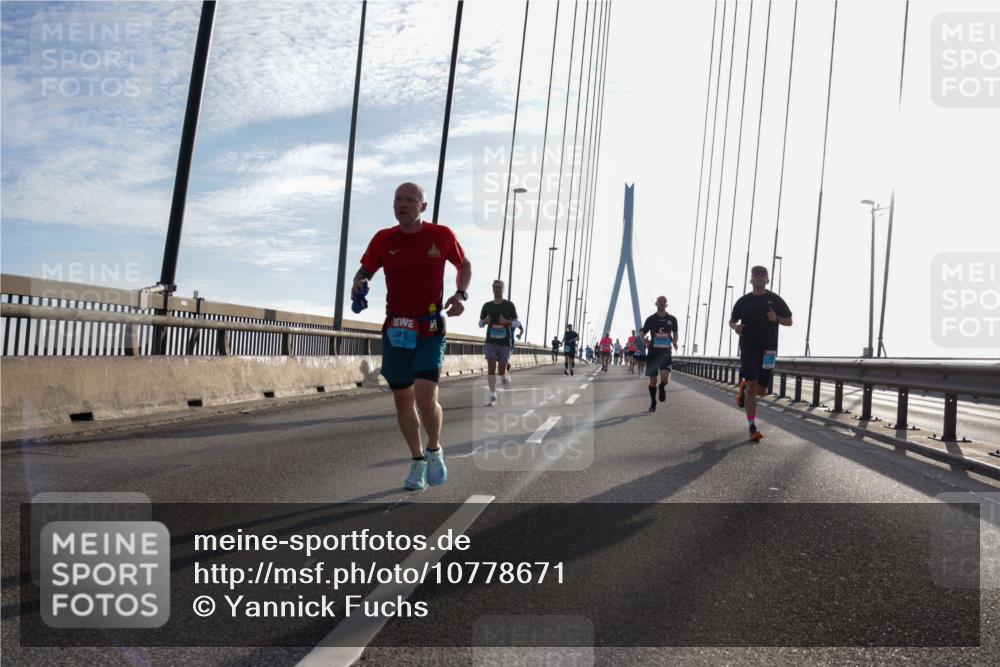 03.10.2026 - Köhlbrandbrückenlauf Yannick Fuchs http://msf.ph/oto/10778671 03.10.2026 09:23:31 Position 1  meine-sportfotos.de