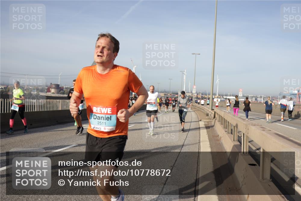 03.10.2026 - Köhlbrandbrückenlauf Yannick Fuchs http://msf.ph/oto/10778672 03.10.2026 09:45:43 Position 2 2511 meine-sportfotos.de