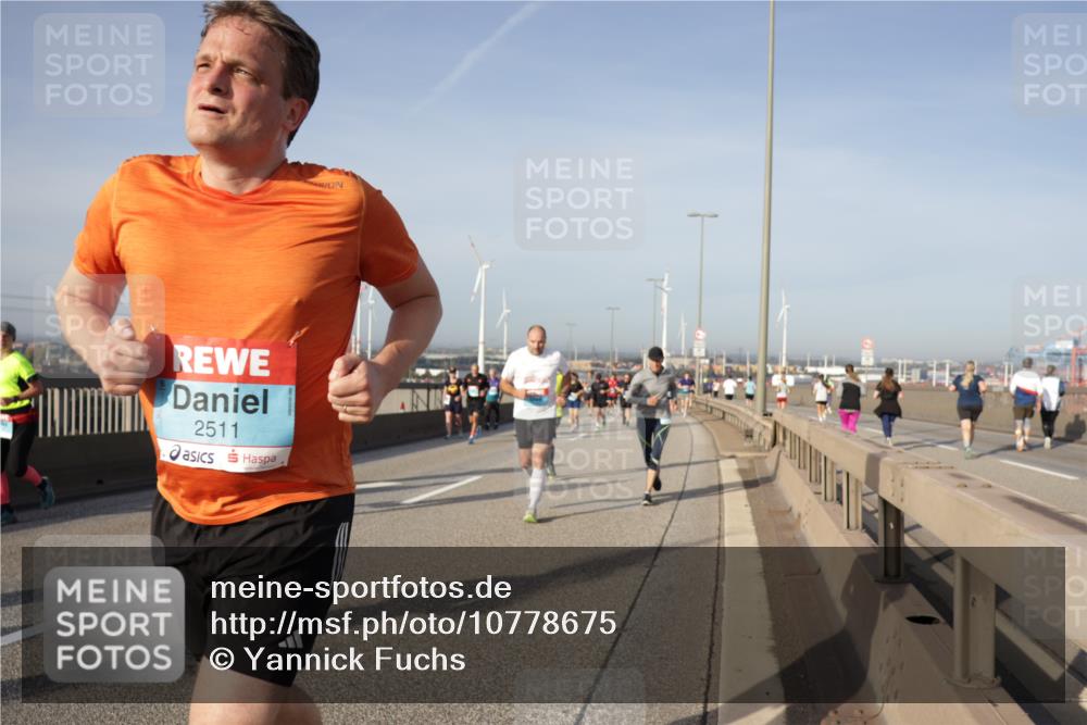 03.10.2026 - Köhlbrandbrückenlauf Yannick Fuchs http://msf.ph/oto/10778675 03.10.2026 09:45:43 Position 2 2511 meine-sportfotos.de