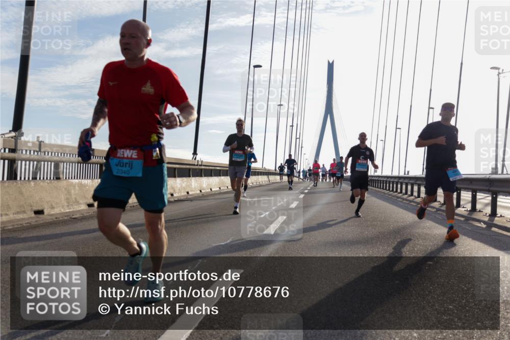 03.10.2026 - Köhlbrandbrückenlauf Yannick Fuchs http://msf.ph/oto/10778676 03.10.2026 09:23:32 Position 1 2340 meine-sportfotos.de