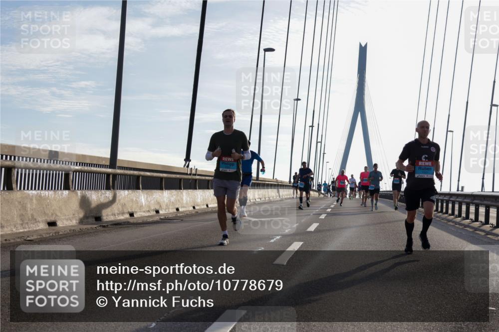03.10.2026 - Köhlbrandbrückenlauf Yannick Fuchs http://msf.ph/oto/10778679 03.10.2026 09:23:32 Position 1  meine-sportfotos.de
