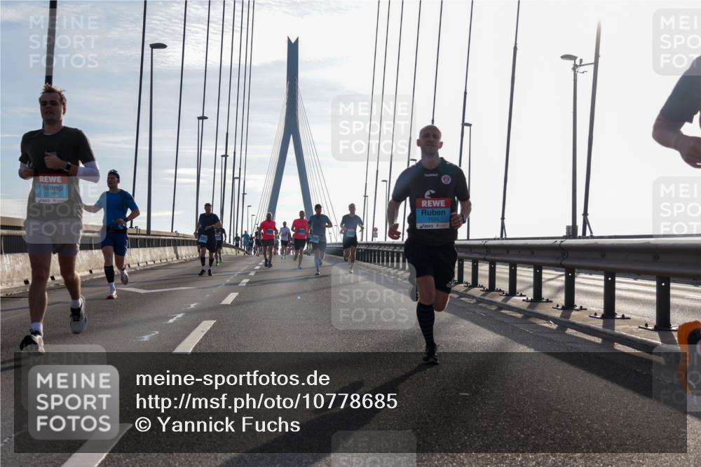 03.10.2026 - Köhlbrandbrückenlauf Yannick Fuchs http://msf.ph/oto/10778685 03.10.2026 09:23:33 Position 1 1531 meine-sportfotos.de