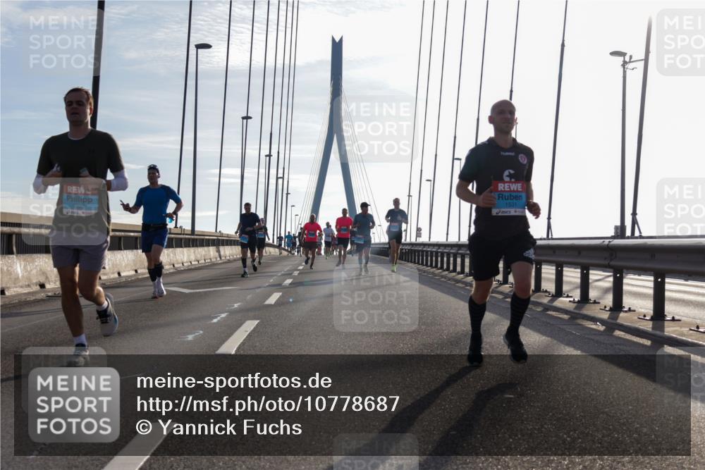 03.10.2026 - Köhlbrandbrückenlauf Yannick Fuchs http://msf.ph/oto/10778687 03.10.2026 09:23:33 Position 1 1531 meine-sportfotos.de