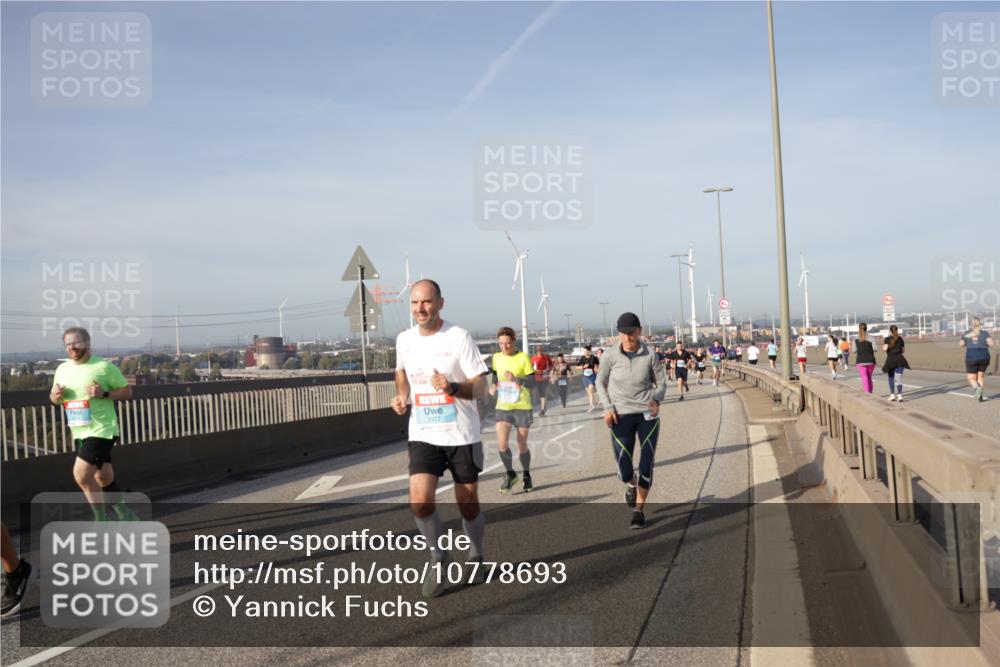 03.10.2026 - Köhlbrandbrückenlauf Yannick Fuchs http://msf.ph/oto/10778693 03.10.2026 09:45:44 Position 2 2977 meine-sportfotos.de