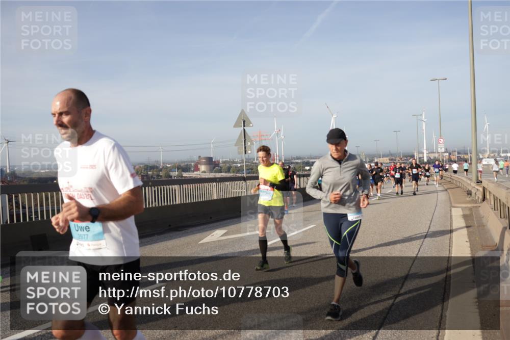 03.10.2026 - Köhlbrandbrückenlauf Yannick Fuchs http://msf.ph/oto/10778703 03.10.2026 09:45:45 Position 2 2977 meine-sportfotos.de