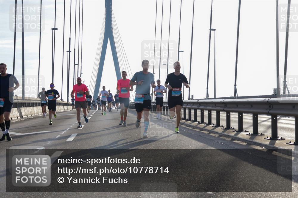 03.10.2026 - Köhlbrandbrückenlauf Yannick Fuchs http://msf.ph/oto/10778714 03.10.2026 09:23:36 Position 1  meine-sportfotos.de