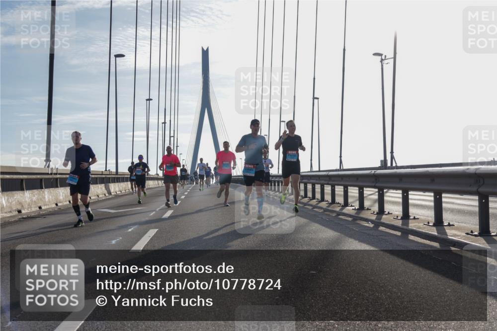 03.10.2026 - Köhlbrandbrückenlauf Yannick Fuchs http://msf.ph/oto/10778724 03.10.2026 09:23:37 Position 1  meine-sportfotos.de