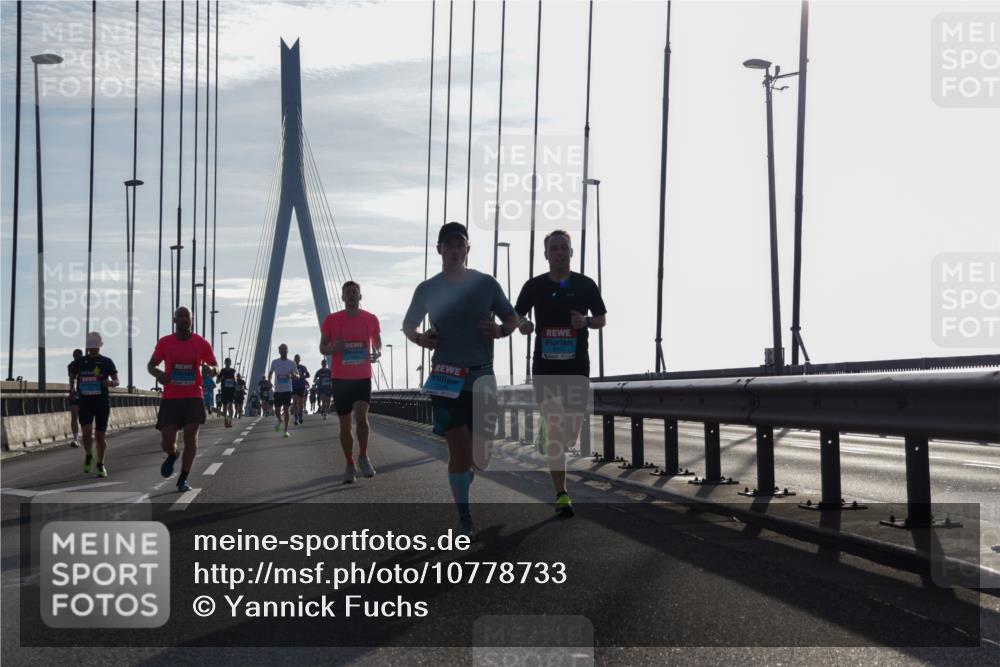 03.10.2026 - Köhlbrandbrückenlauf Yannick Fuchs http://msf.ph/oto/10778733 03.10.2026 09:23:37 Position 1  meine-sportfotos.de