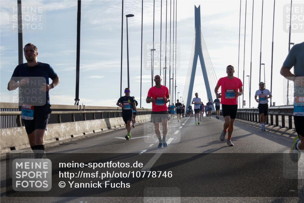 03.10.2026 - Köhlbrandbrückenlauf Yannick Fuchs http://msf.ph/oto/10778746 03.10.2026 09:23:38 Position 1 25 meine-sportfotos.de
