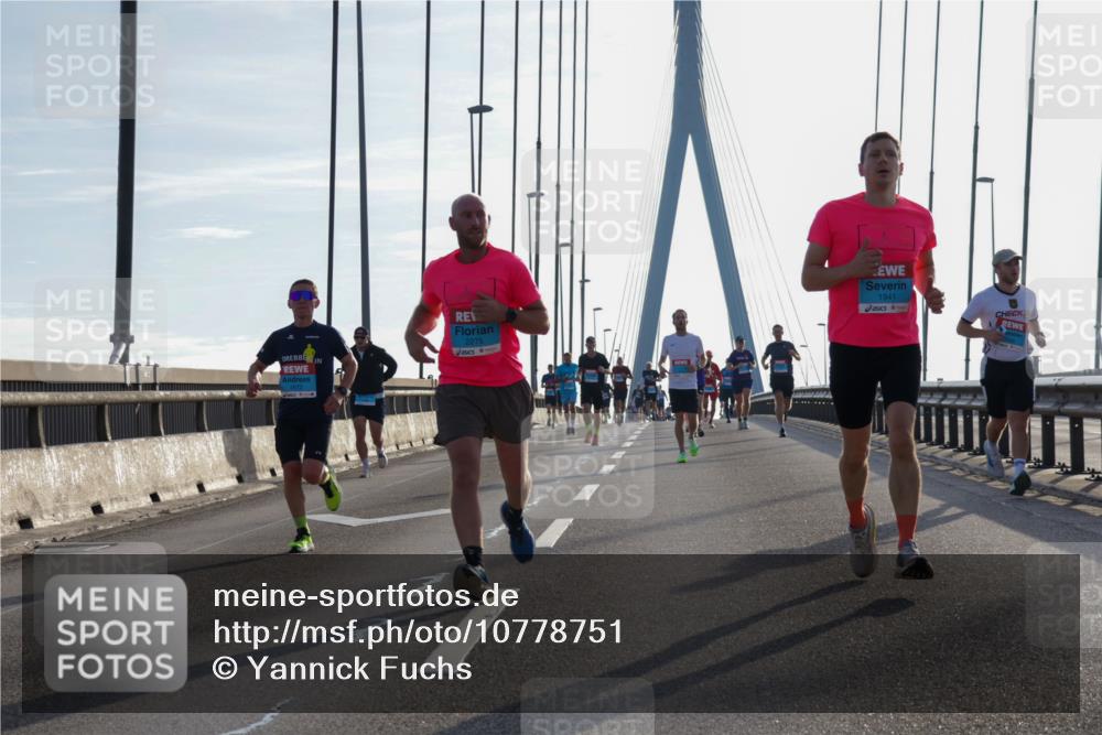 03.10.2026 - Köhlbrandbrückenlauf Yannick Fuchs http://msf.ph/oto/10778751 03.10.2026 09:23:39 Position 1 2275, 1941 meine-sportfotos.de