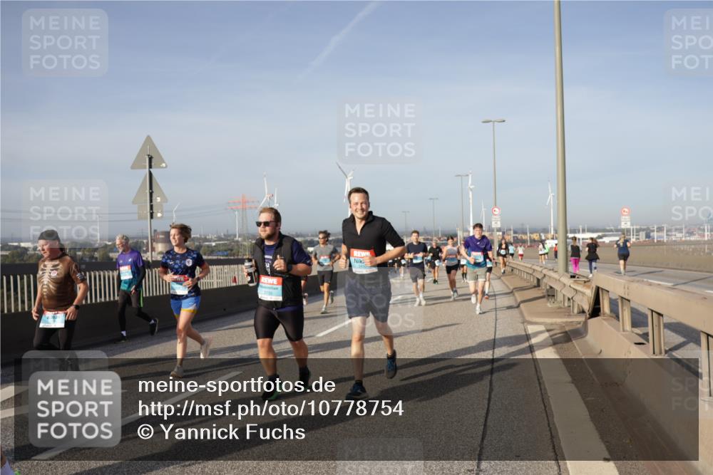 03.10.2026 - Köhlbrandbrückenlauf Yannick Fuchs http://msf.ph/oto/10778754 03.10.2026 09:45:49 Position 2  meine-sportfotos.de