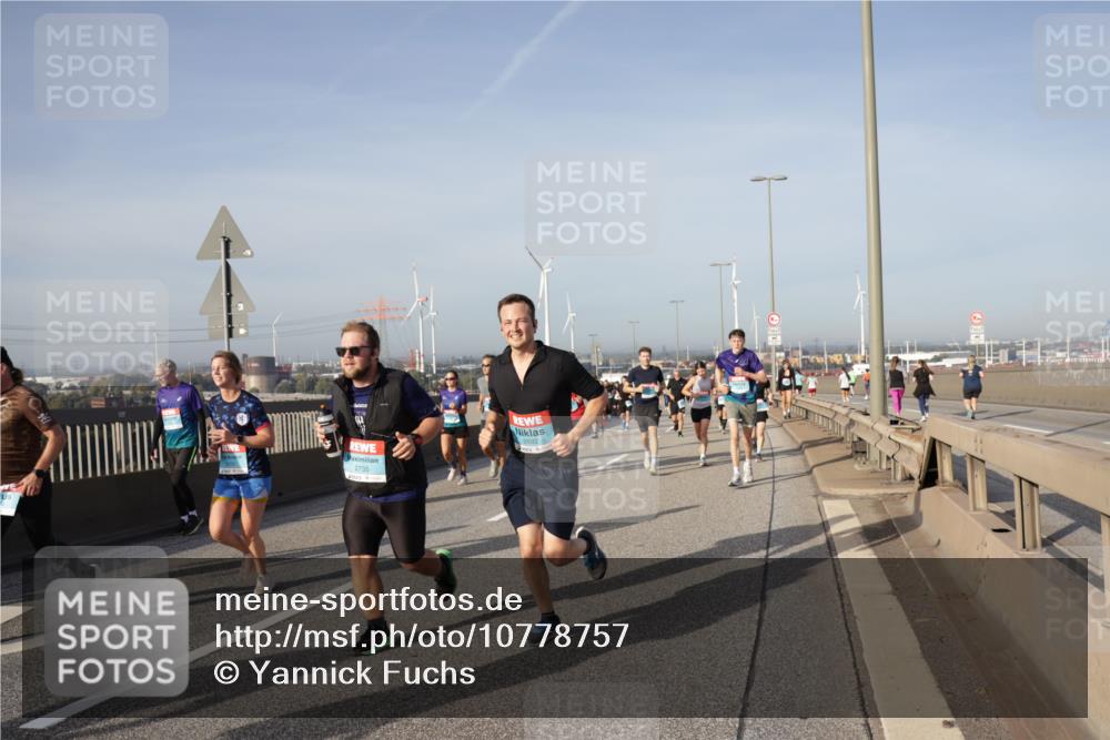 03.10.2026 - Köhlbrandbrückenlauf Yannick Fuchs http://msf.ph/oto/10778757 03.10.2026 09:45:50 Position 2 2735, 2692 meine-sportfotos.de