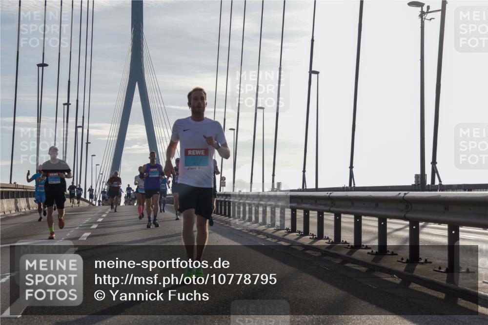 03.10.2026 - Köhlbrandbrückenlauf Yannick Fuchs http://msf.ph/oto/10778795 03.10.2026 09:23:43 Position 1 3837 meine-sportfotos.de