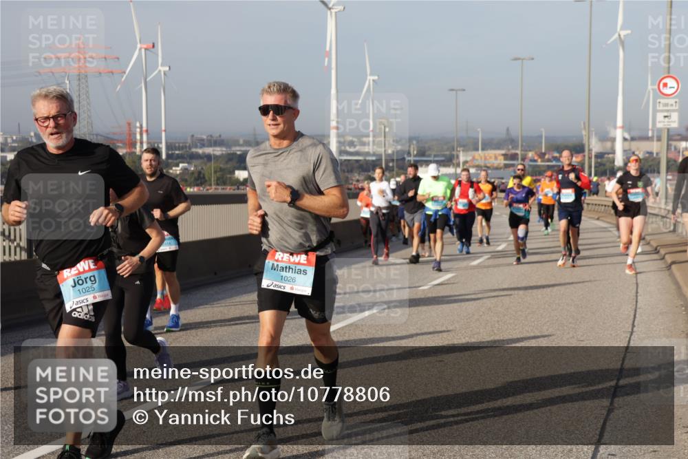 03.10.2026 - Köhlbrandbrückenlauf Yannick Fuchs http://msf.ph/oto/10778806 03.10.2026 09:45:55 Position 2 414, 1026, 500 meine-sportfotos.de