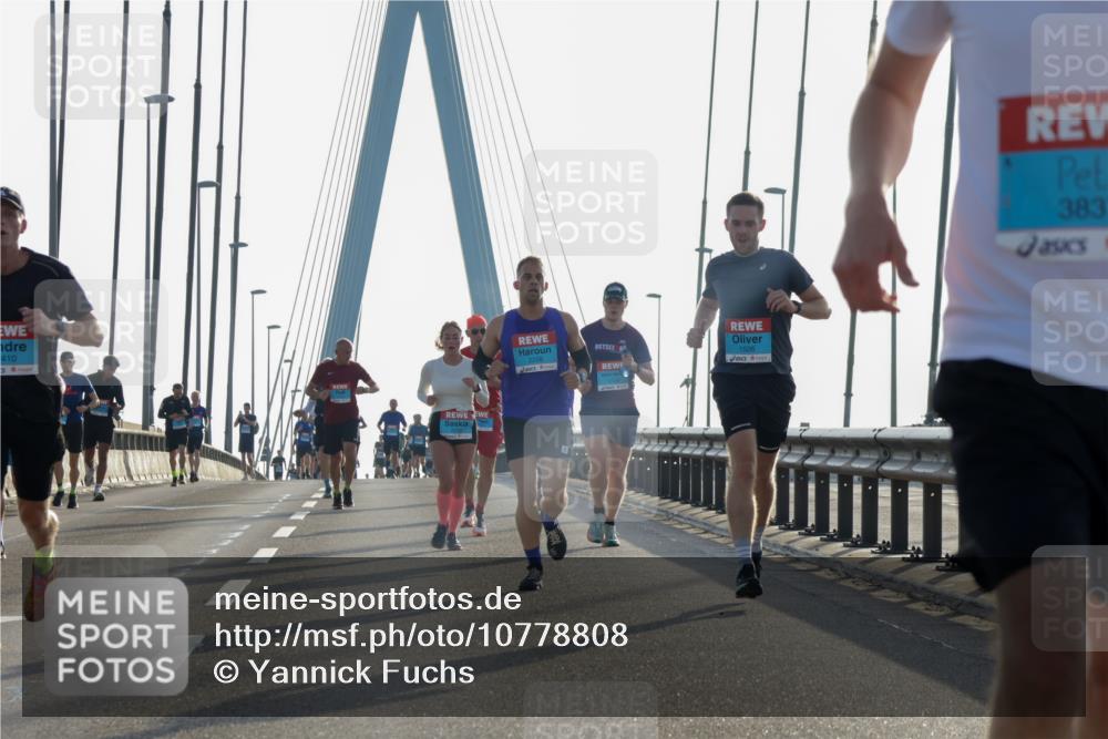 03.10.2026 - Köhlbrandbrückenlauf Yannick Fuchs http://msf.ph/oto/10778808 03.10.2026 09:23:45 Position 1 410, 1526, 383 meine-sportfotos.de