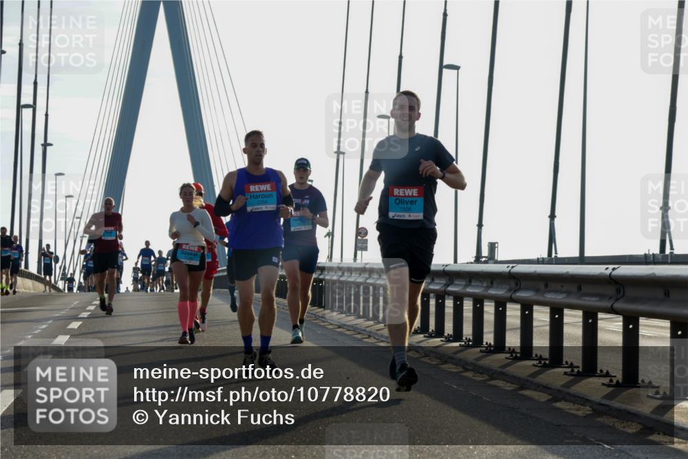 03.10.2026 - Köhlbrandbrückenlauf Yannick Fuchs http://msf.ph/oto/10778820 03.10.2026 09:23:45 Position 1 2258, 1526 meine-sportfotos.de