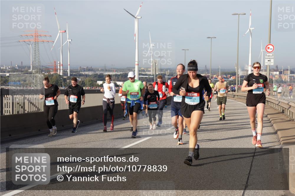 03.10.2026 - Köhlbrandbrückenlauf Yannick Fuchs http://msf.ph/oto/10778839 03.10.2026 09:45:58 Position 2 3806, 1500 meine-sportfotos.de