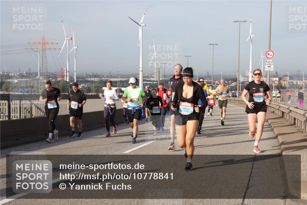 03.10.2026 - Köhlbrandbrückenlauf Yannick Fuchs http://msf.ph/oto/10778841 03.10.2026 09:45:58 Position 2 3806, 902, 1500 meine-sportfotos.de