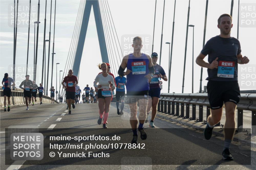 03.10.2026 - Köhlbrandbrückenlauf Yannick Fuchs http://msf.ph/oto/10778842 03.10.2026 09:23:47 Position 1 2258, 11, 1526 meine-sportfotos.de
