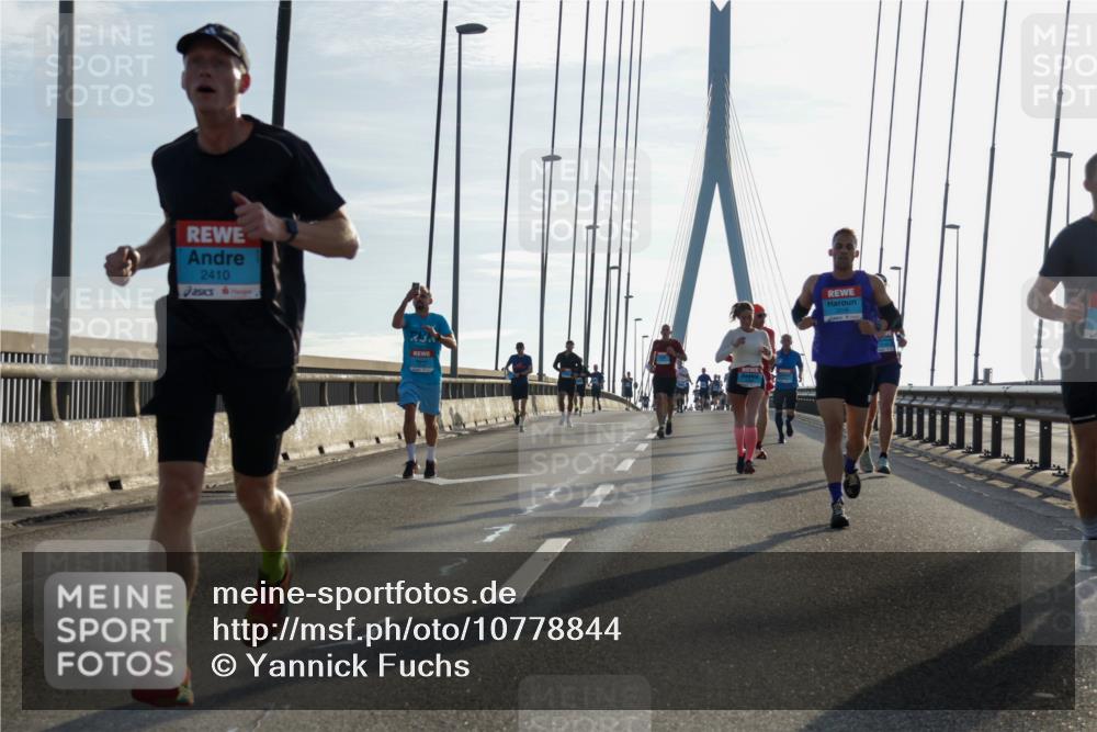 03.10.2026 - Köhlbrandbrückenlauf Yannick Fuchs http://msf.ph/oto/10778844 03.10.2026 09:23:47 Position 1 2410 meine-sportfotos.de