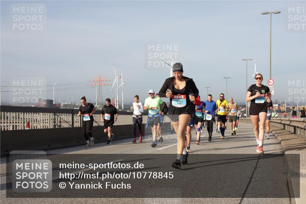 03.10.2026 - Köhlbrandbrückenlauf Yannick Fuchs http://msf.ph/oto/10778845 03.10.2026 09:45:59 Position 2 3806, 500 meine-sportfotos.de