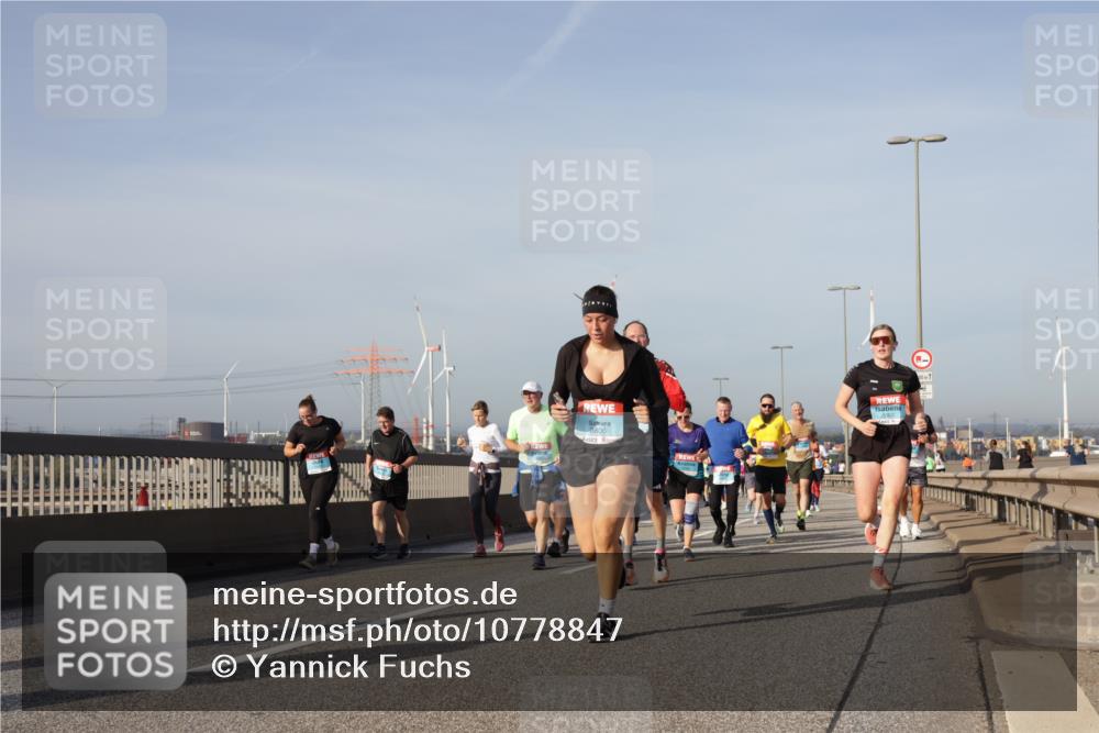 03.10.2026 - Köhlbrandbrückenlauf Yannick Fuchs http://msf.ph/oto/10778847 03.10.2026 09:45:59 Position 2 5806, 902, 00, 1 meine-sportfotos.de
