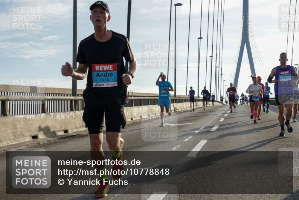 03.10.2026 - Köhlbrandbrückenlauf Yannick Fuchs http://msf.ph/oto/10778848 03.10.2026 09:23:47 Position 1 2410 meine-sportfotos.de