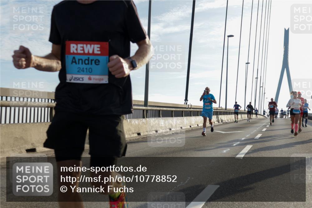 03.10.2026 - Köhlbrandbrückenlauf Yannick Fuchs http://msf.ph/oto/10778852 03.10.2026 09:23:48 Position 1 2410 meine-sportfotos.de