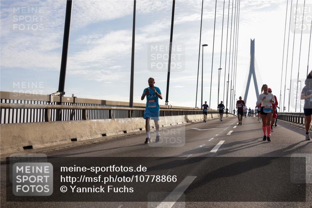 03.10.2026 - Köhlbrandbrückenlauf Yannick Fuchs http://msf.ph/oto/10778866 03.10.2026 09:23:49 Position 1  meine-sportfotos.de