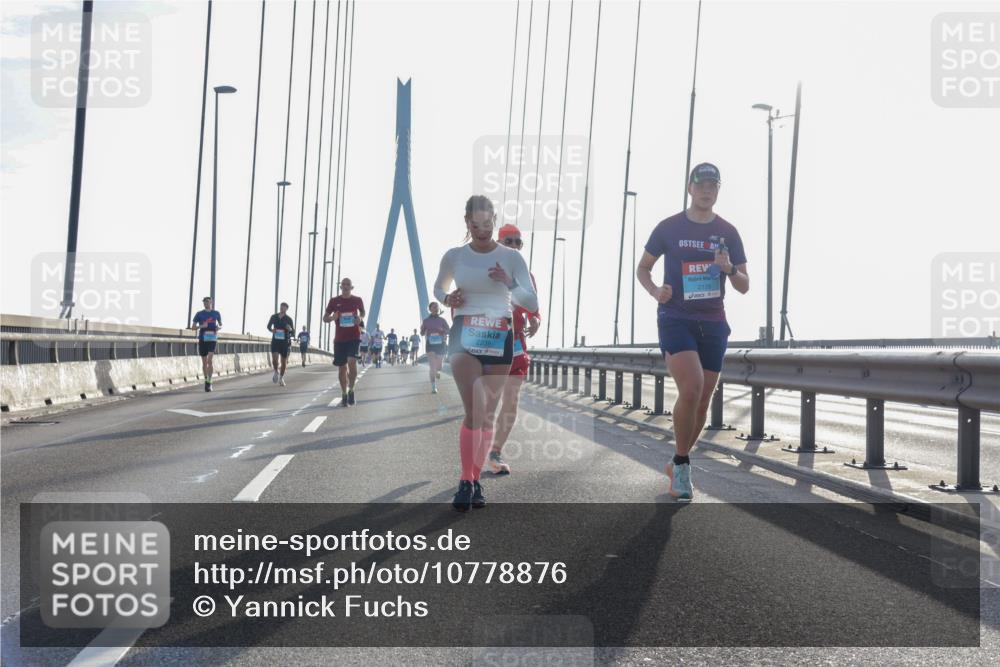 03.10.2026 - Köhlbrandbrückenlauf Yannick Fuchs http://msf.ph/oto/10778876 03.10.2026 09:23:50 Position 1 2239, 2139 meine-sportfotos.de