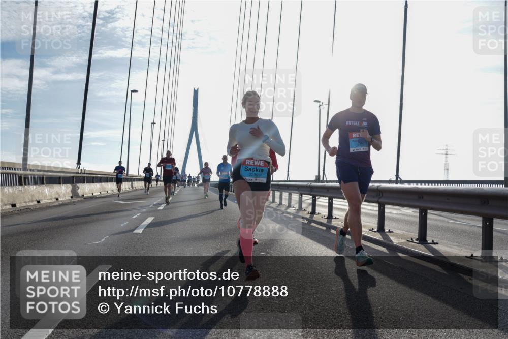 03.10.2026 - Köhlbrandbrückenlauf Yannick Fuchs http://msf.ph/oto/10778888 03.10.2026 09:23:51 Position 1 2239 meine-sportfotos.de