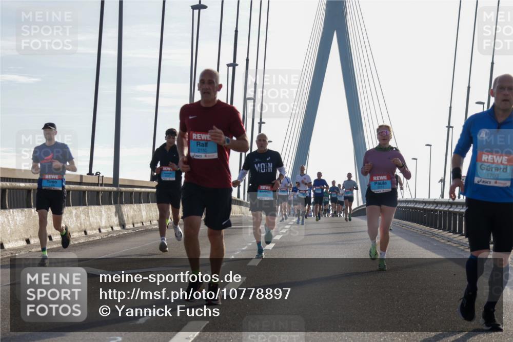 03.10.2026 - Köhlbrandbrückenlauf Yannick Fuchs http://msf.ph/oto/10778897 03.10.2026 09:23:52 Position 1 2150, 218, 1703 meine-sportfotos.de