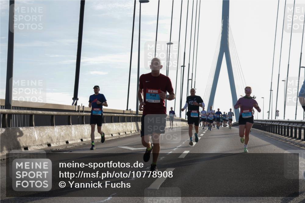03.10.2026 - Köhlbrandbrückenlauf Yannick Fuchs http://msf.ph/oto/10778908 03.10.2026 09:23:53 Position 1 7, 2150 meine-sportfotos.de