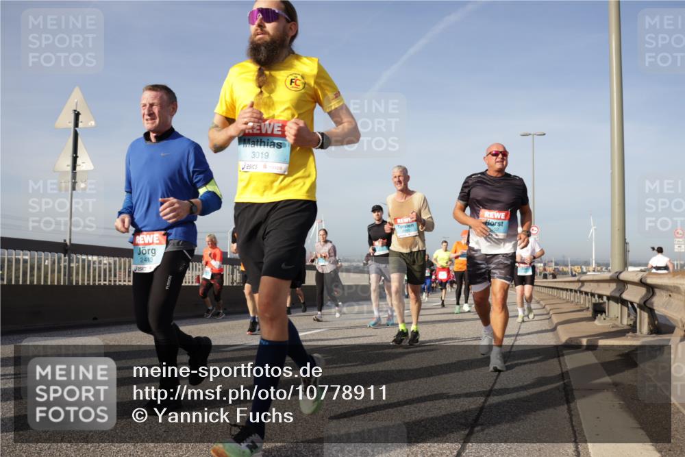03.10.2026 - Köhlbrandbrückenlauf Yannick Fuchs http://msf.ph/oto/10778911 03.10.2026 09:46:03 Position 2 2413, 3019, 502 meine-sportfotos.de