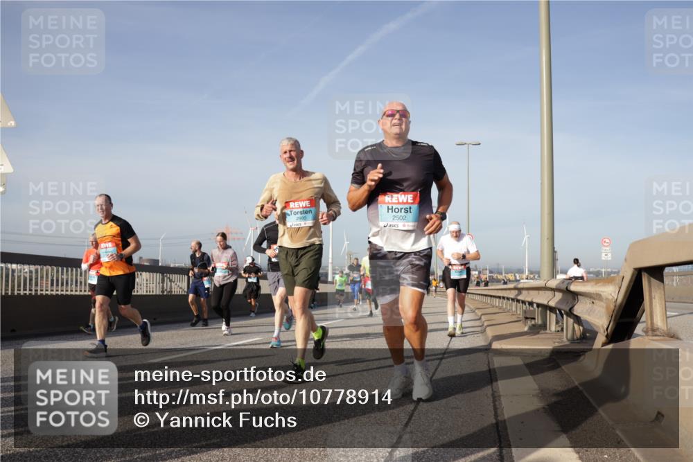 03.10.2026 - Köhlbrandbrückenlauf Yannick Fuchs http://msf.ph/oto/10778914 03.10.2026 09:46:04 Position 2 2990, 2502 meine-sportfotos.de