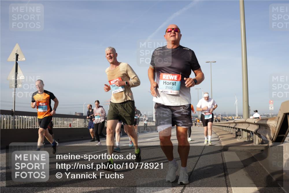 03.10.2026 - Köhlbrandbrückenlauf Yannick Fuchs http://msf.ph/oto/10778921 03.10.2026 09:46:04 Position 2 2990, 2502 meine-sportfotos.de