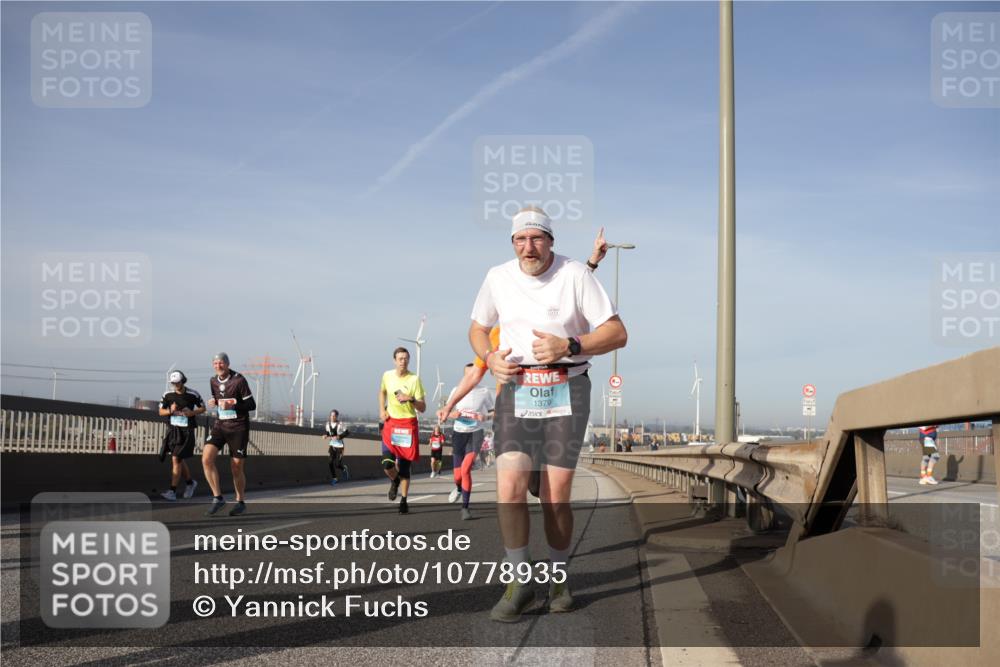 03.10.2026 - Köhlbrandbrückenlauf Yannick Fuchs http://msf.ph/oto/10778935 03.10.2026 09:46:06 Position 2 1379 meine-sportfotos.de
