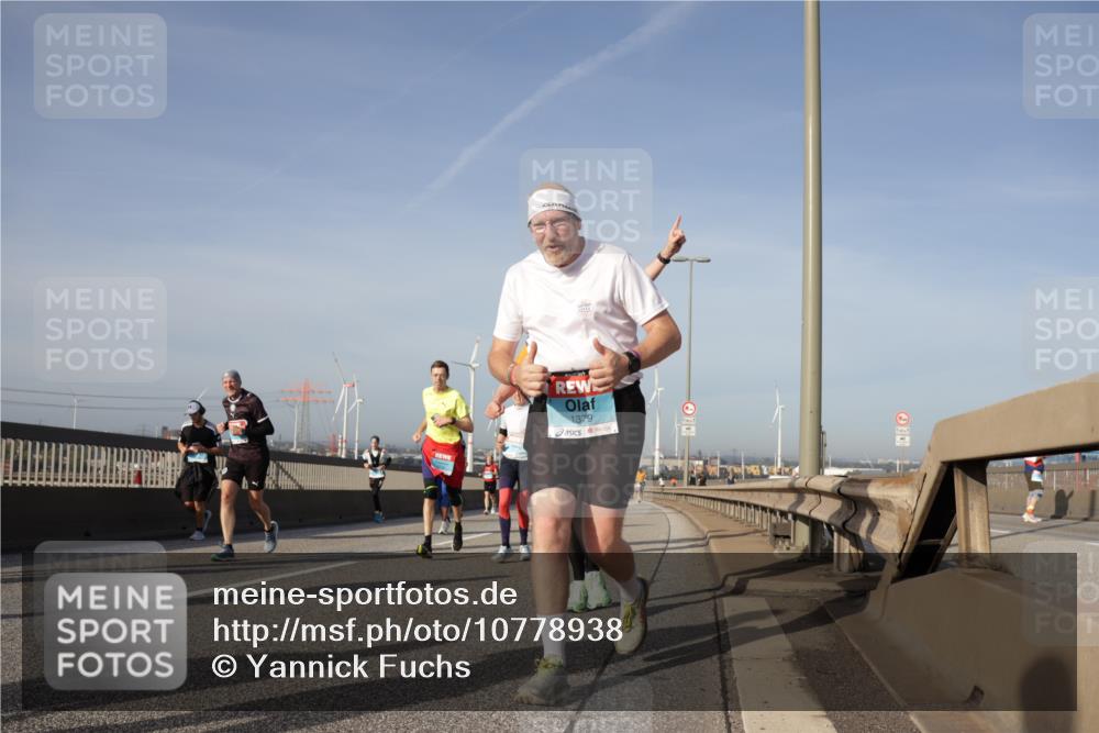 03.10.2026 - Köhlbrandbrückenlauf Yannick Fuchs http://msf.ph/oto/10778938 03.10.2026 09:46:06 Position 2  meine-sportfotos.de