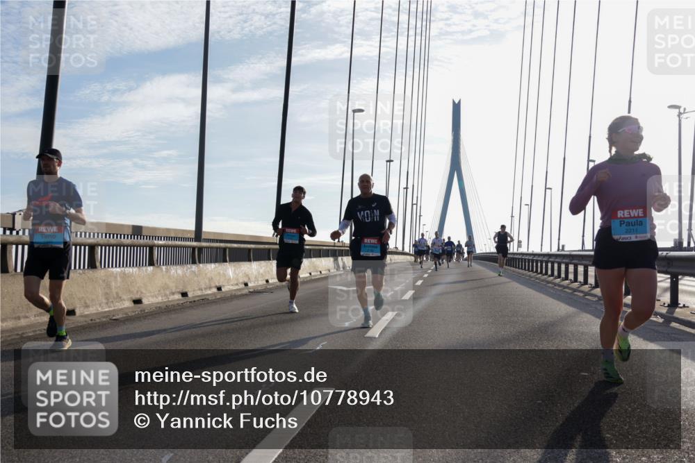 03.10.2026 - Köhlbrandbrückenlauf Yannick Fuchs http://msf.ph/oto/10778943 03.10.2026 09:23:56 Position 1 2211 meine-sportfotos.de