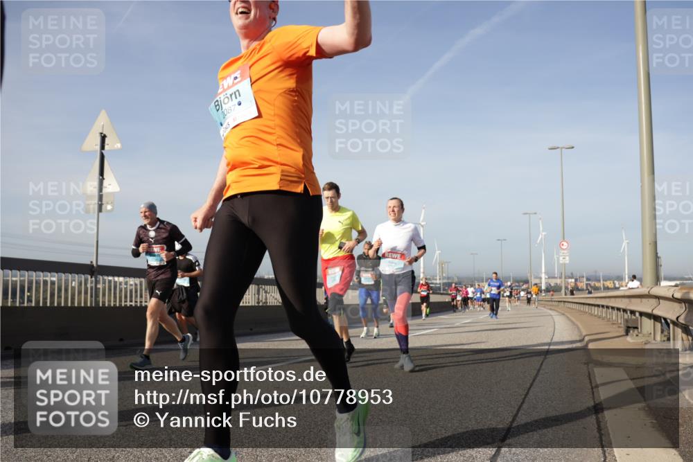 03.10.2026 - Köhlbrandbrückenlauf Yannick Fuchs http://msf.ph/oto/10778953 03.10.2026 09:46:07 Position 2 2087 meine-sportfotos.de