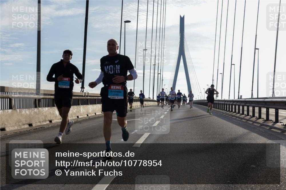 03.10.2026 - Köhlbrandbrückenlauf Yannick Fuchs http://msf.ph/oto/10778954 03.10.2026 09:23:56 Position 1 2189 meine-sportfotos.de