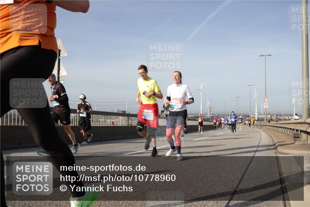 03.10.2026 - Köhlbrandbrückenlauf Yannick Fuchs http://msf.ph/oto/10778960 03.10.2026 09:46:08 Position 2  meine-sportfotos.de
