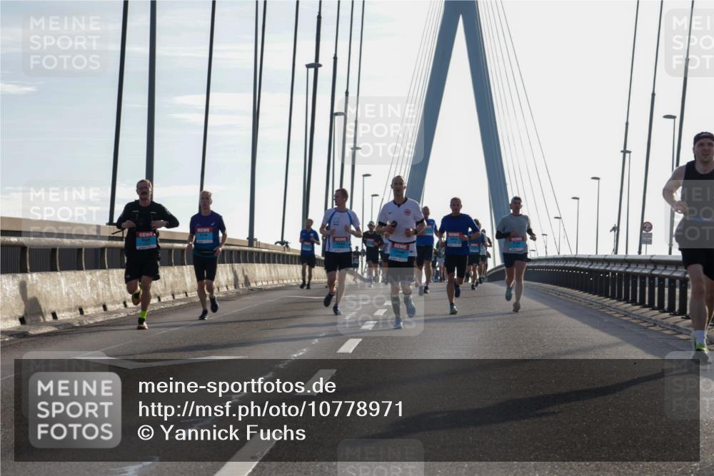 03.10.2026 - Köhlbrandbrückenlauf Yannick Fuchs http://msf.ph/oto/10778971 03.10.2026 09:23:58 Position 1  meine-sportfotos.de