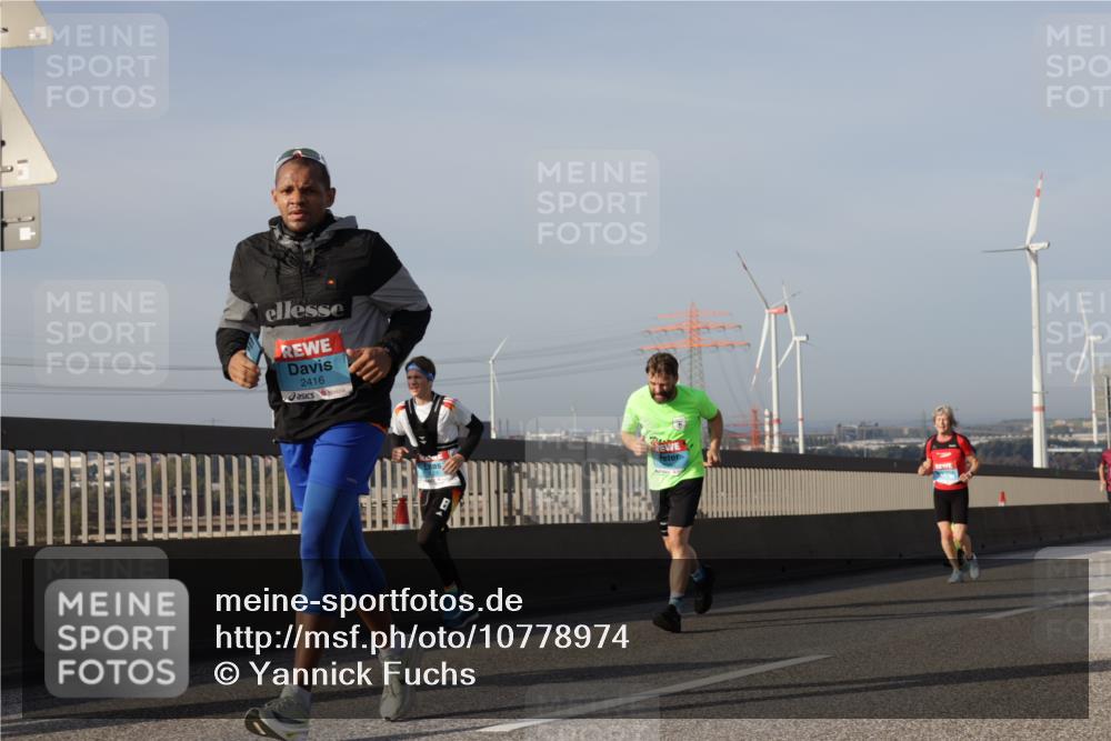 03.10.2026 - Köhlbrandbrückenlauf Yannick Fuchs http://msf.ph/oto/10778974 03.10.2026 09:46:09 Position 2 2416 meine-sportfotos.de