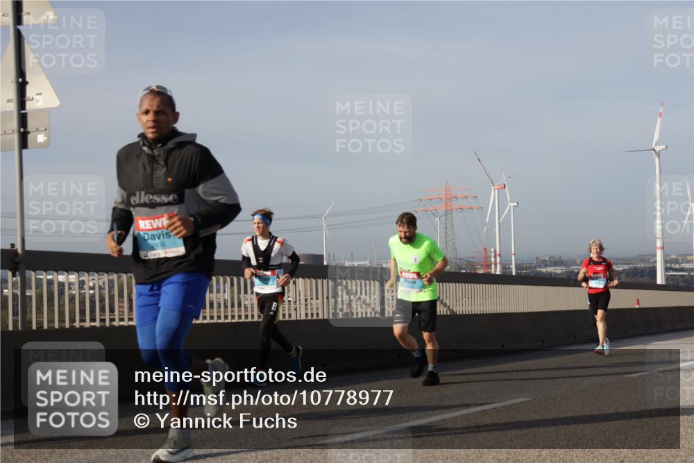 03.10.2026 - Köhlbrandbrückenlauf Yannick Fuchs http://msf.ph/oto/10778977 03.10.2026 09:46:09 Position 2 2416 meine-sportfotos.de