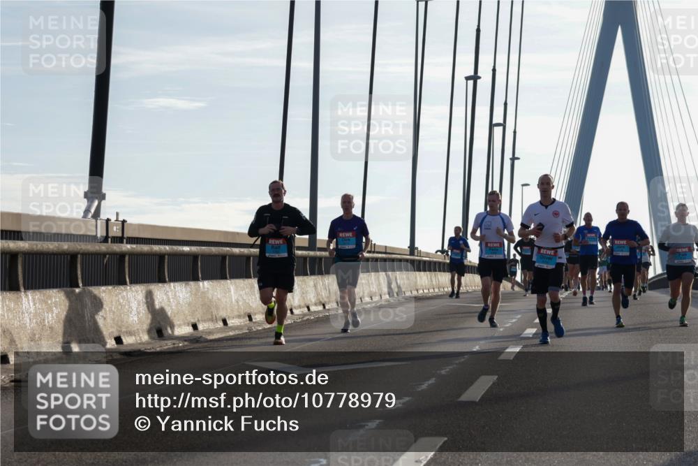 03.10.2026 - Köhlbrandbrückenlauf Yannick Fuchs http://msf.ph/oto/10778979 03.10.2026 09:23:59 Position 1  meine-sportfotos.de