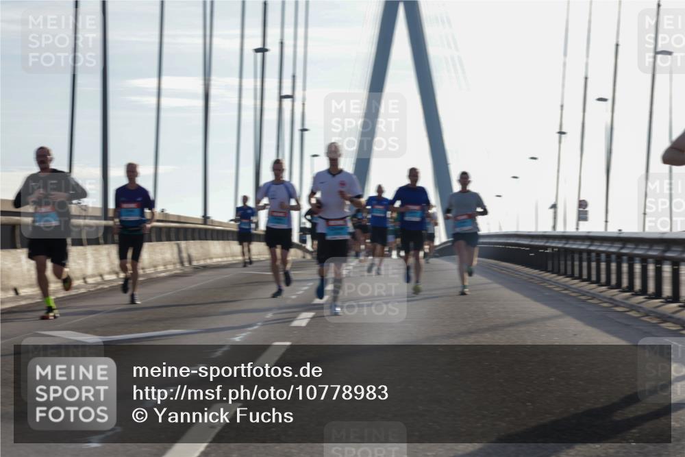 03.10.2026 - Köhlbrandbrückenlauf Yannick Fuchs http://msf.ph/oto/10778983 03.10.2026 09:23:59 Position 1  meine-sportfotos.de